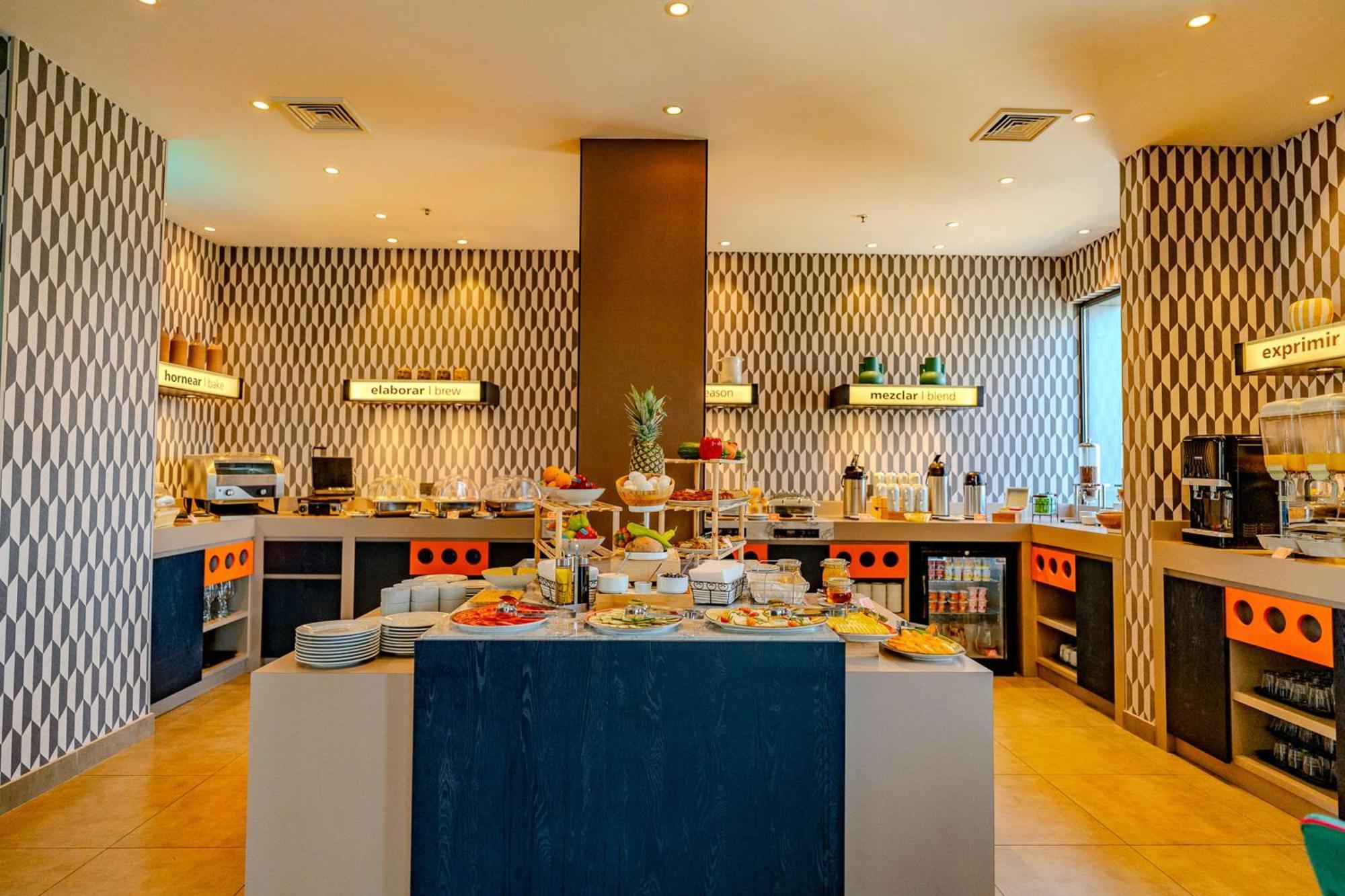 Hampton By Hilton Santiago Las Condes 외부 사진